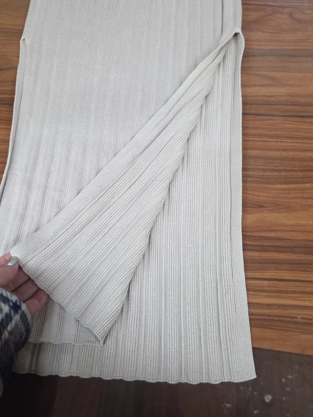 Abercrombie & Fitch Cream Ribbed Maxi Skirt with Side Slit Sz XS High Waist